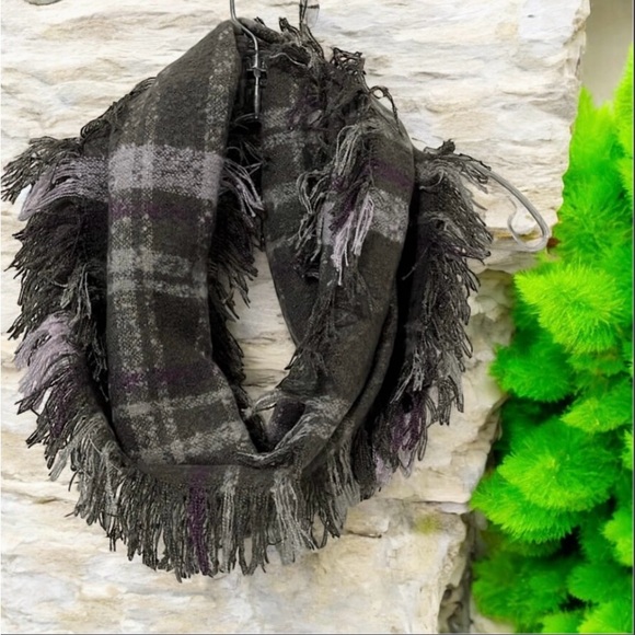 Cozy Gray & Purple Plaid Fringe Infinity Scarf -Grunge Academia Winter Warmth - Picture 1 of 7